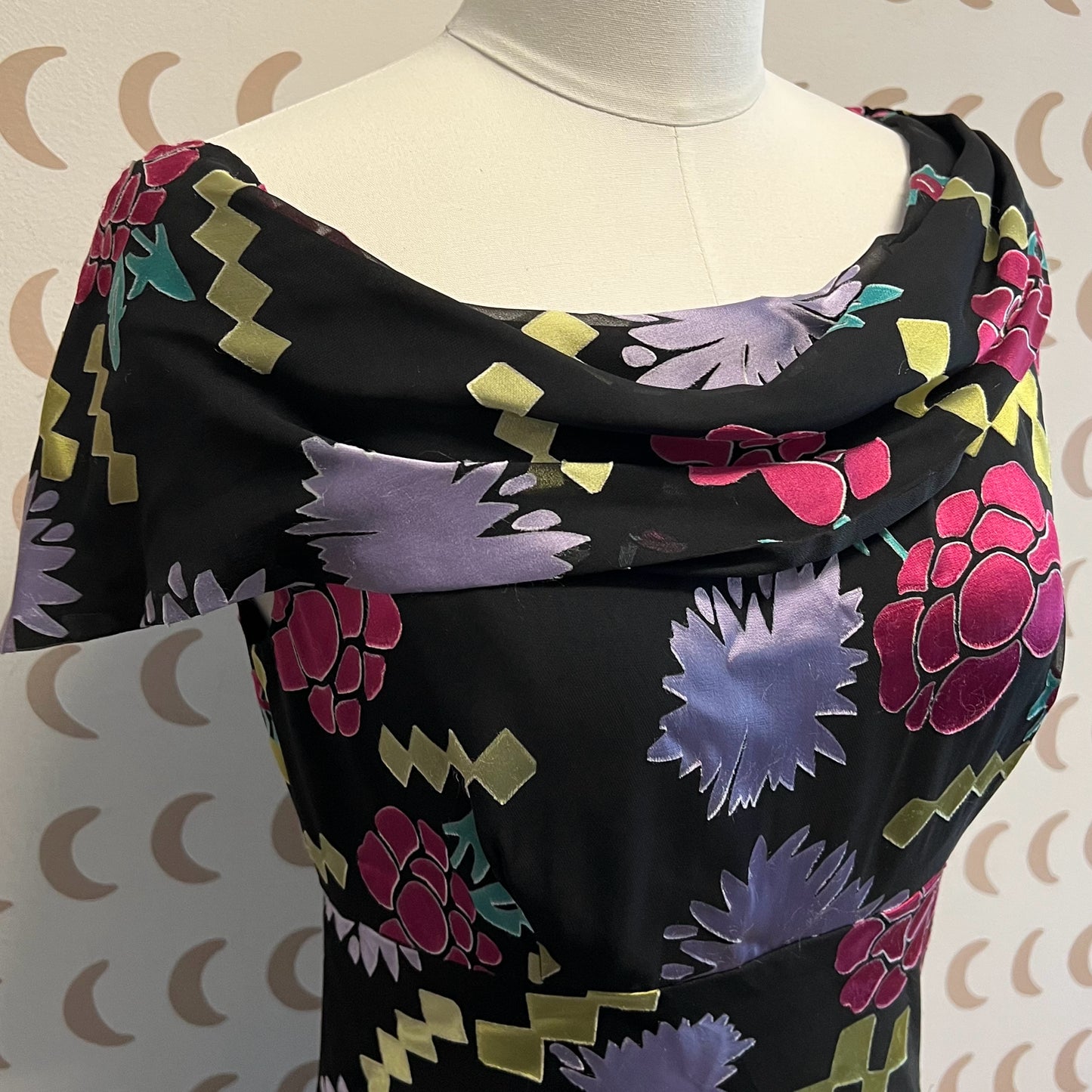 Nicole Miller Size 6 Dress