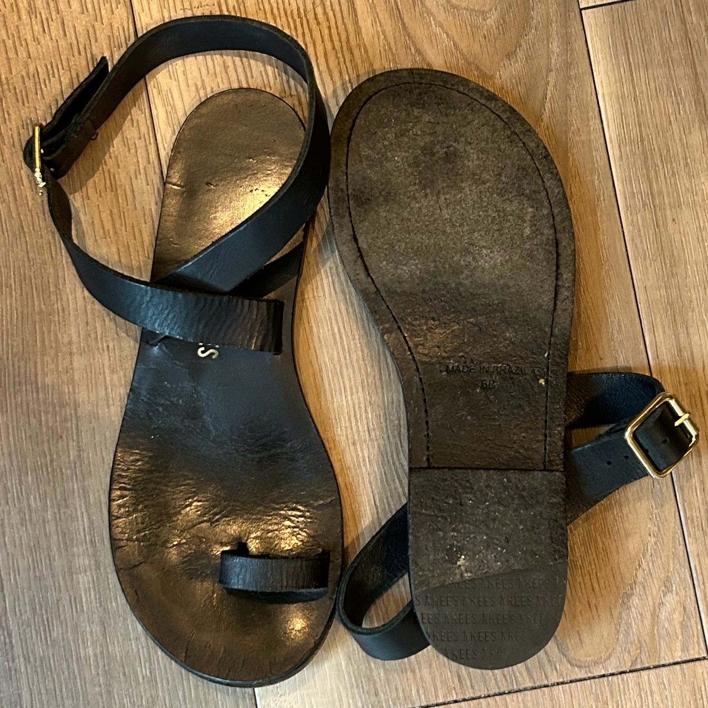 TKEES Size 6 Sandals