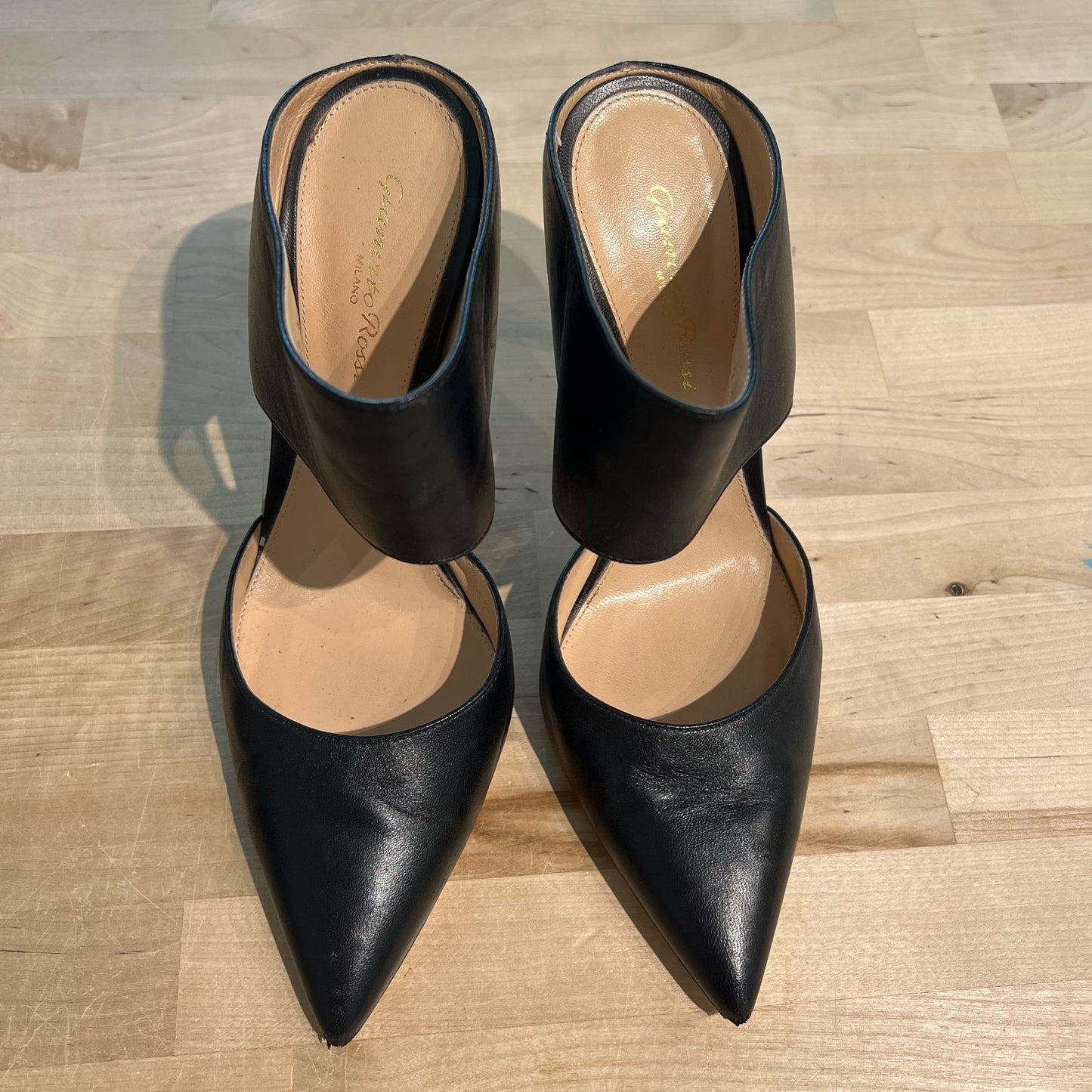 Gianvito Rossi Size 39 Heels