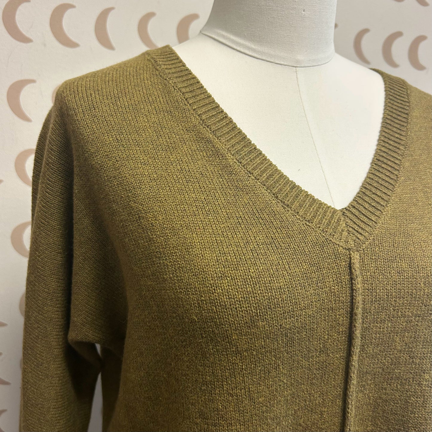 Tahari Size XS Sweater