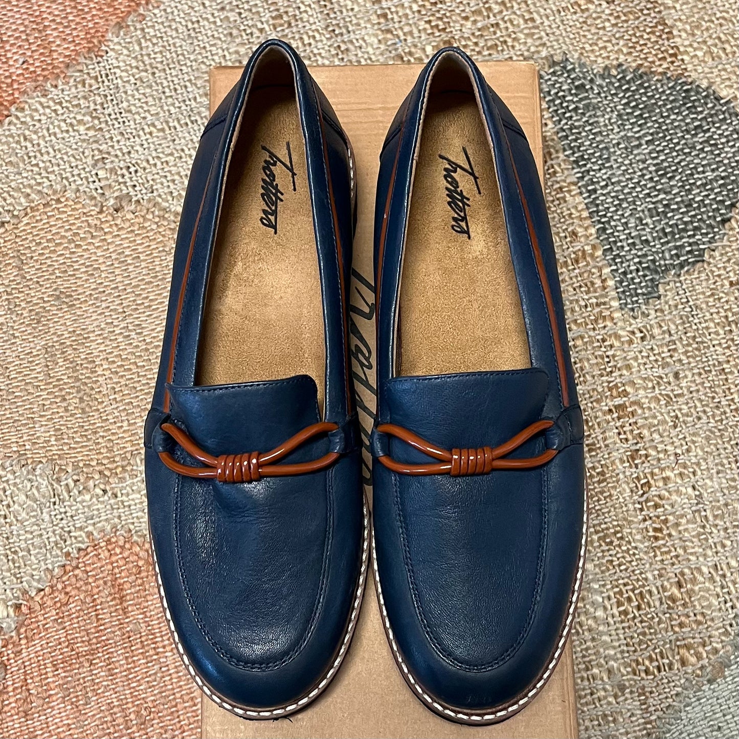 Trotters Size 8 Loafers