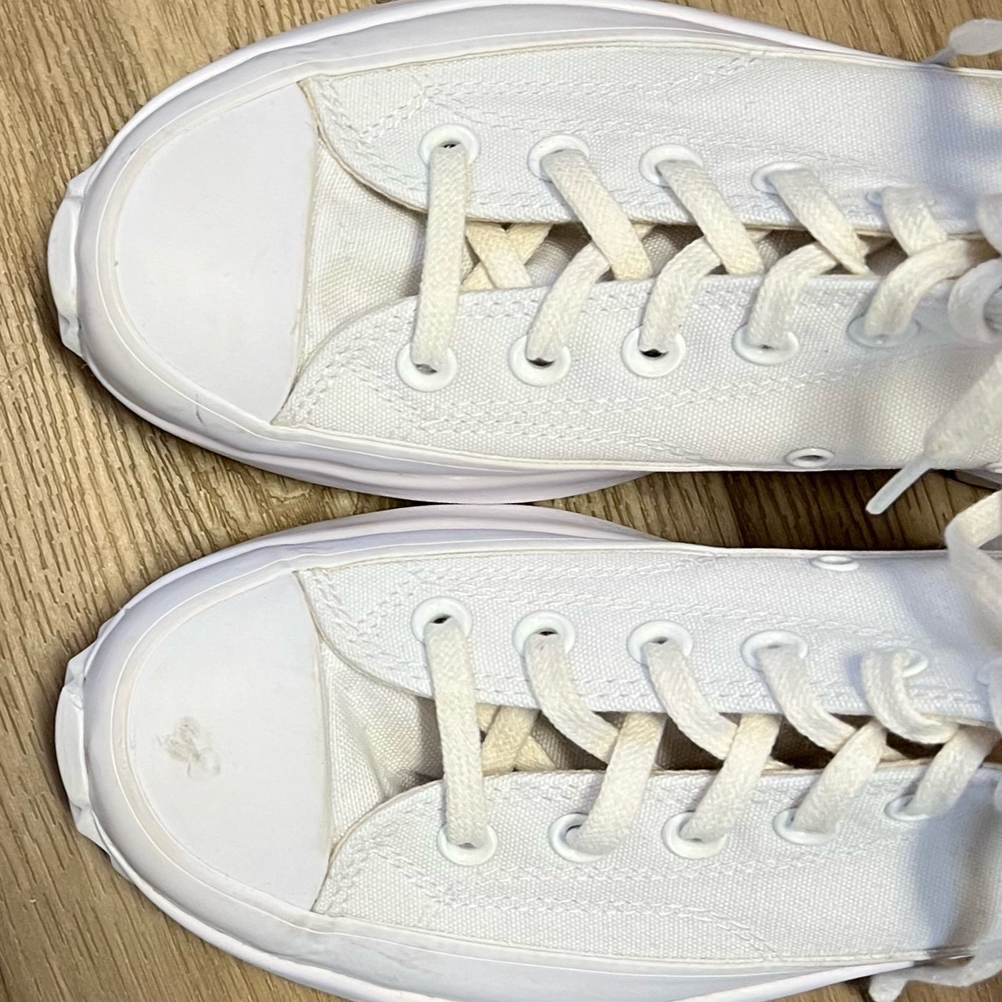 Converse Size 8.5 Sneakers