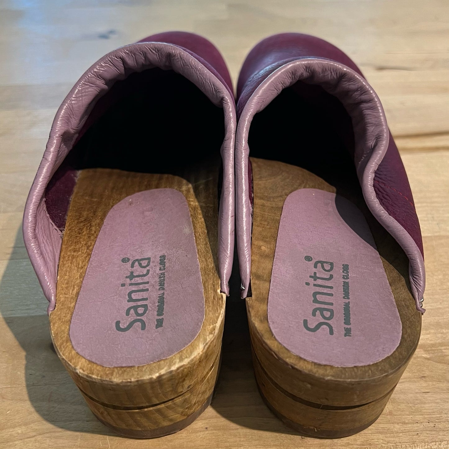 Sanita Size 39 Clogs