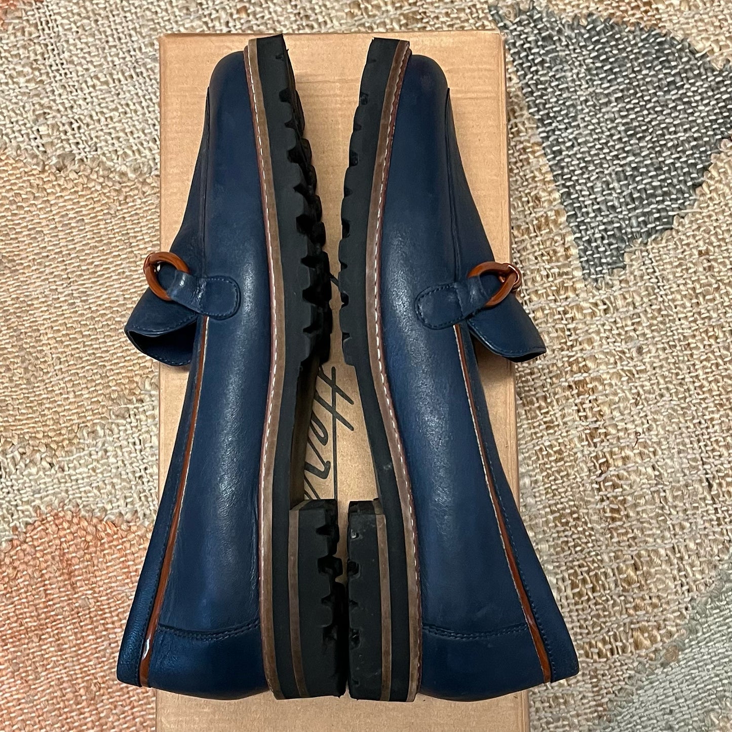Trotters Size 8 Loafers