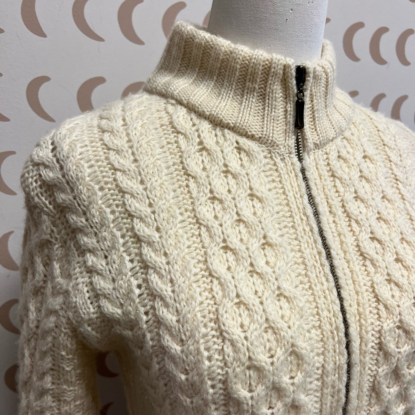 Inis Craft Size Medium Cardigan