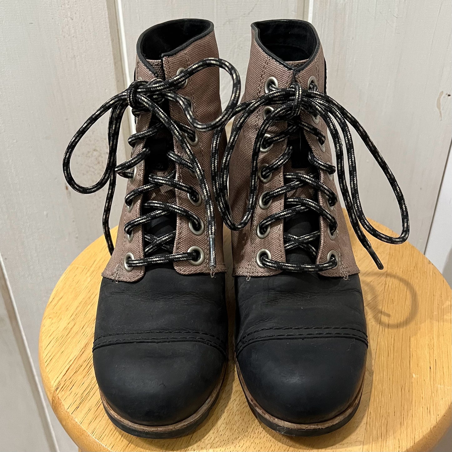 Sorel Size 8 Boots