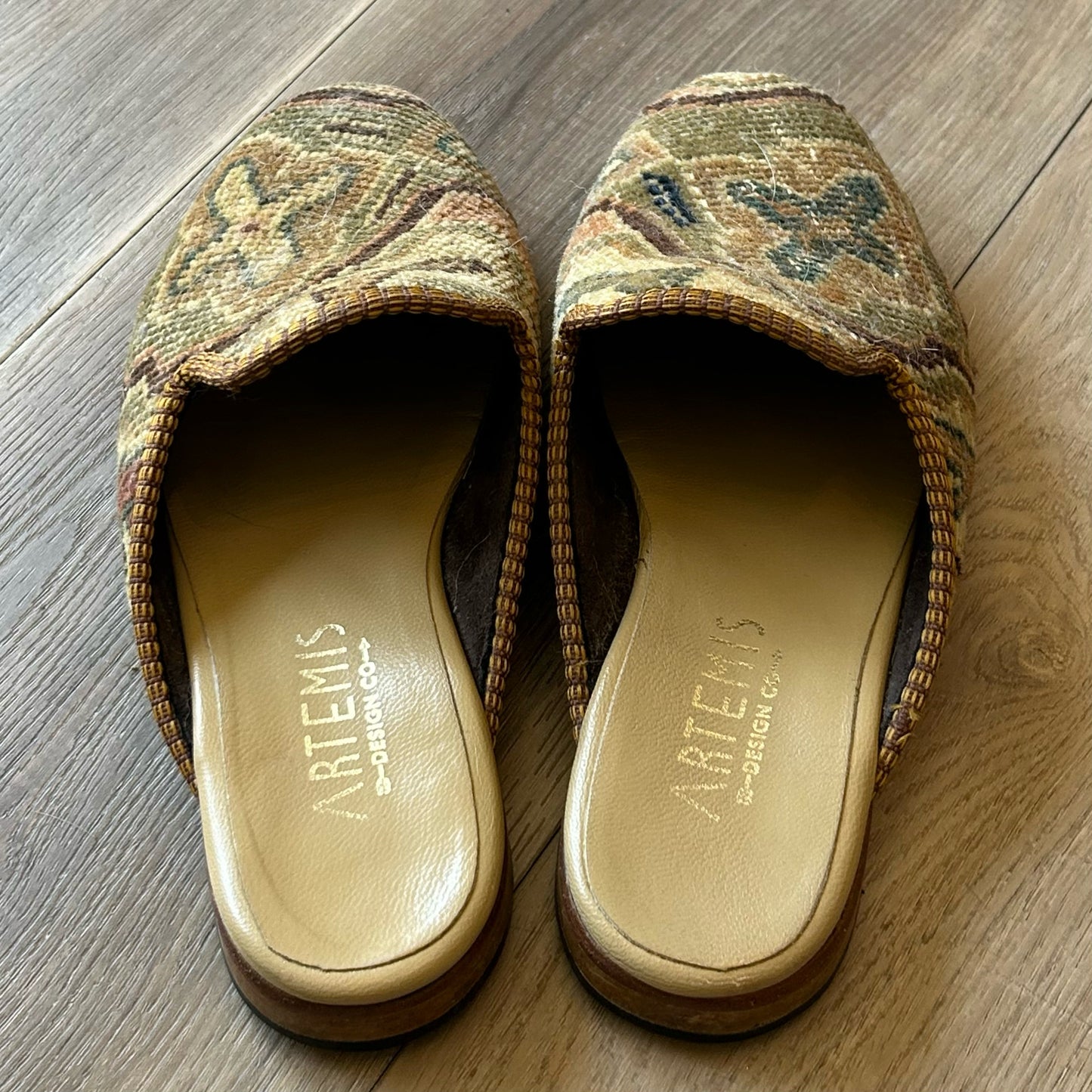 Artemis Size 37 Slip Ons
