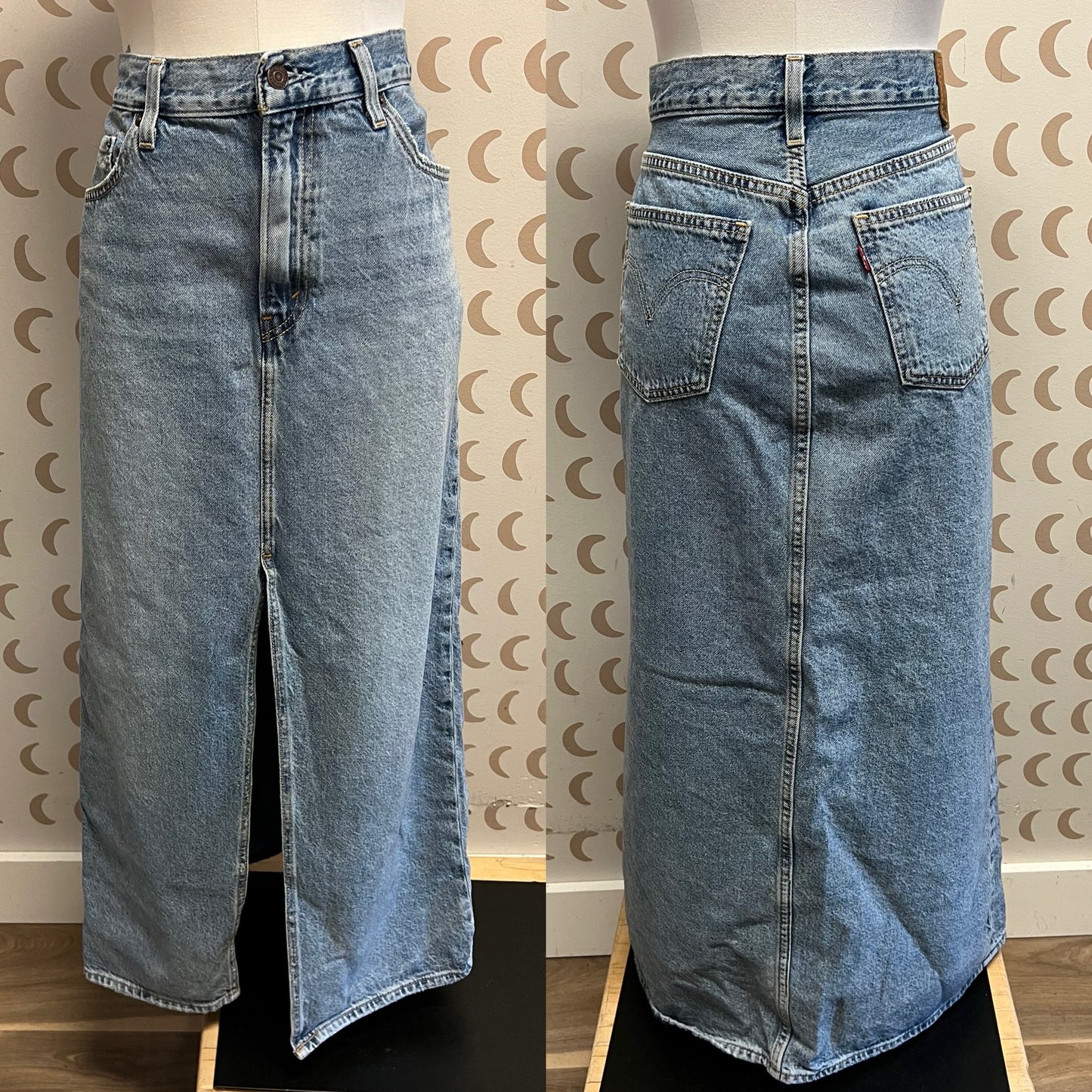 Levi's Size 32 Skirt