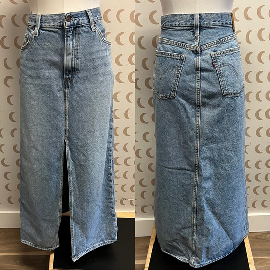 Levi's Size 32 Skirt