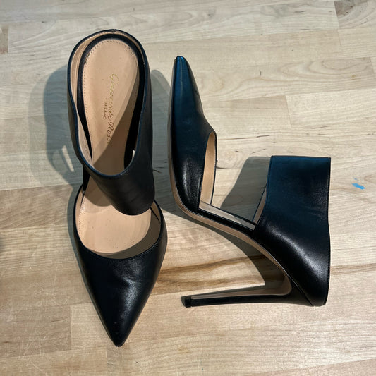 Gianvito Rossi Size 39 Heels
