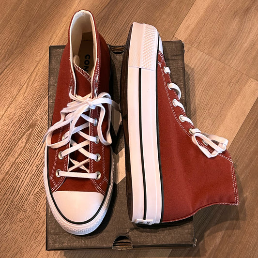 Converse Size 9.5 Sneakers