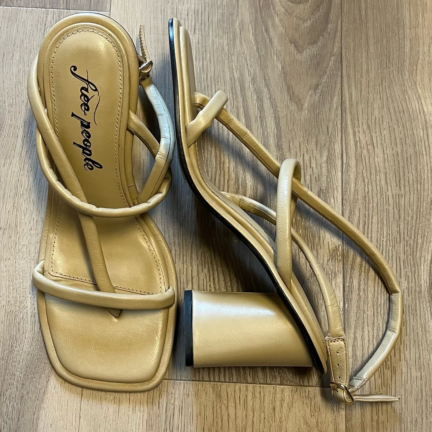 Free People Size 39 Heels