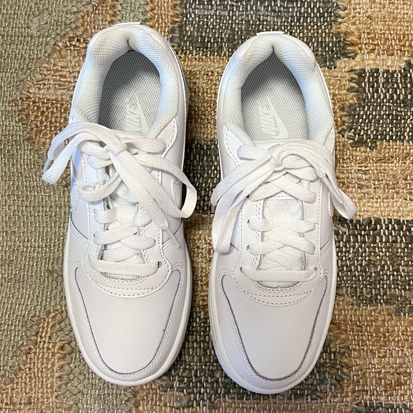 NIKE Size 5.5 Sneakers