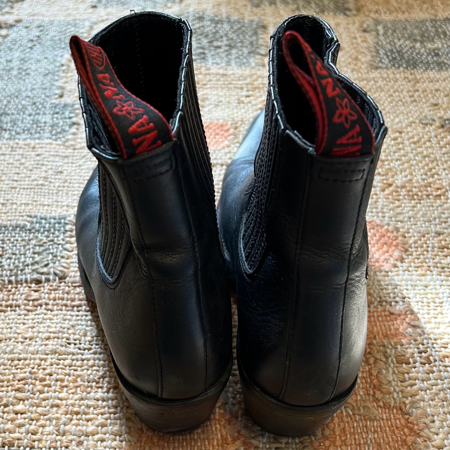 NA NA Industrial Strength Size 9 Boots