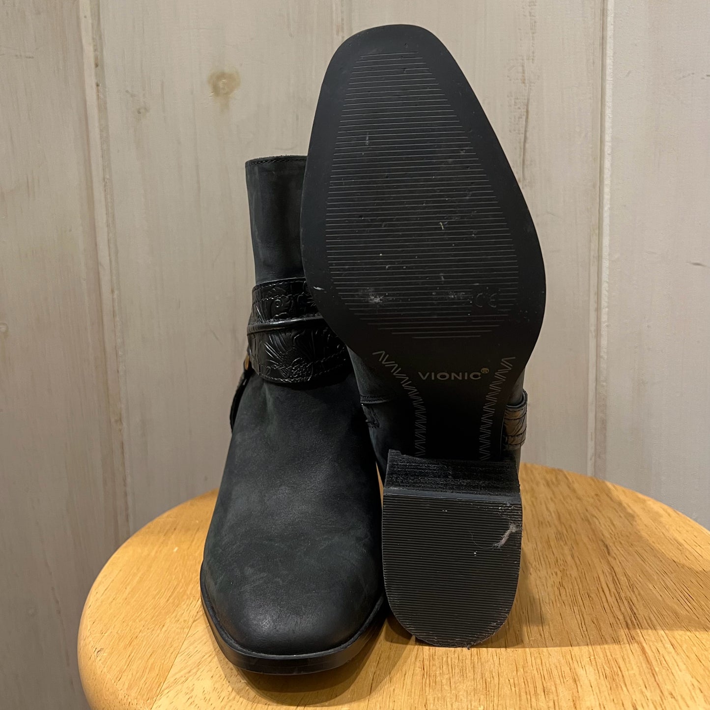 Vionic Size 7 Boots