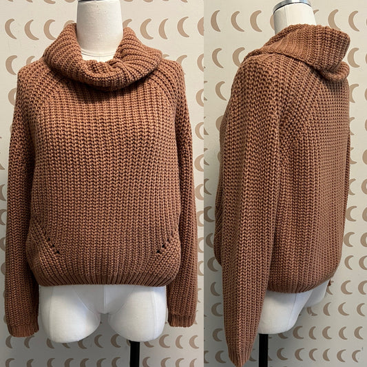 Moon & Madison Size Small Sweater