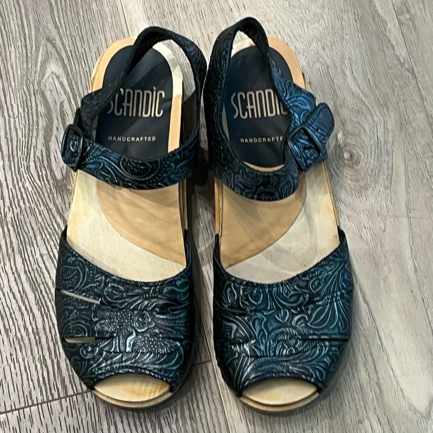 Scandic Size 37 Clogs