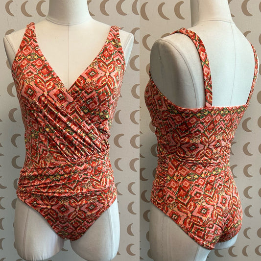 Garnet Hill Size 6 Swimsuit