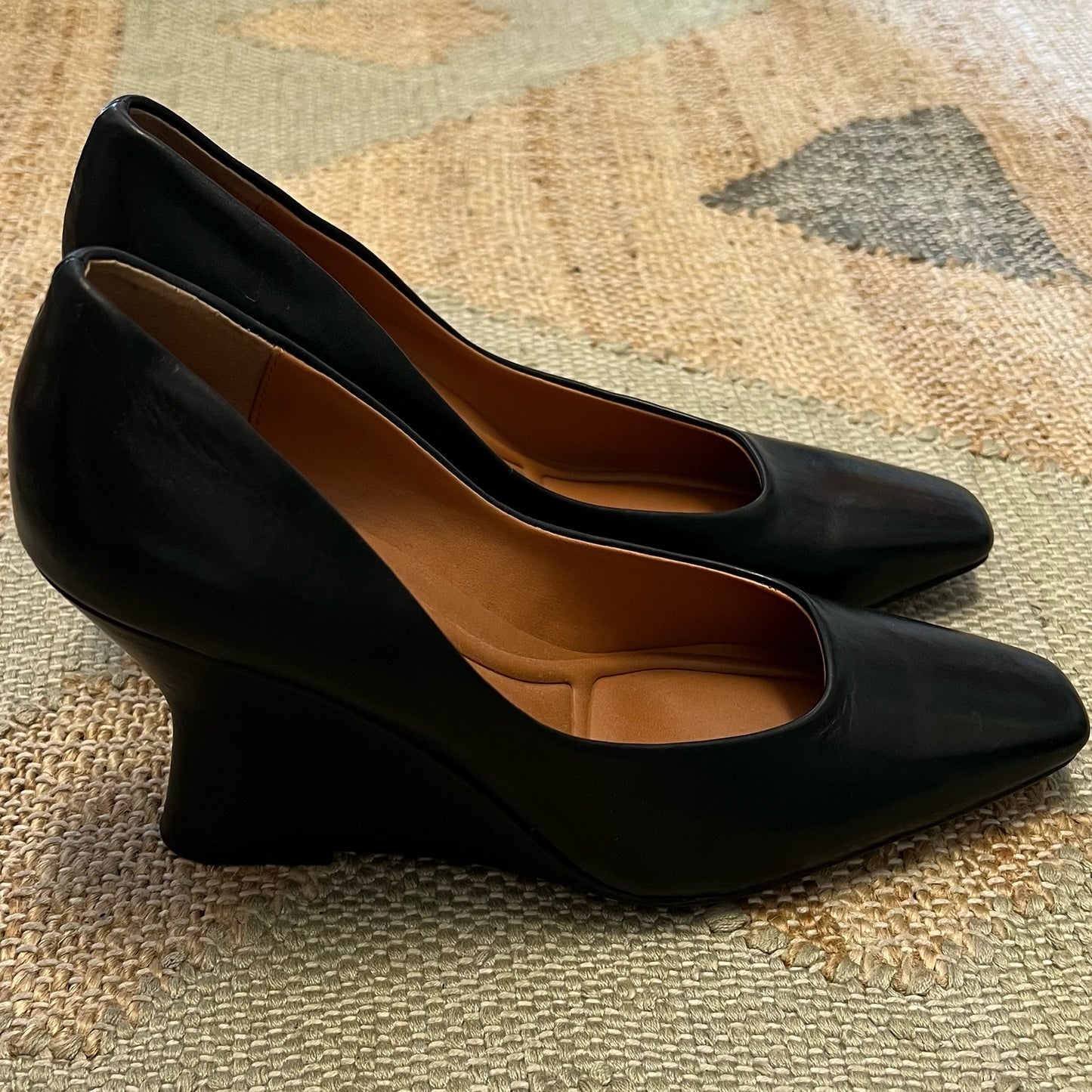 Franco Sarto Size 7 Wedge