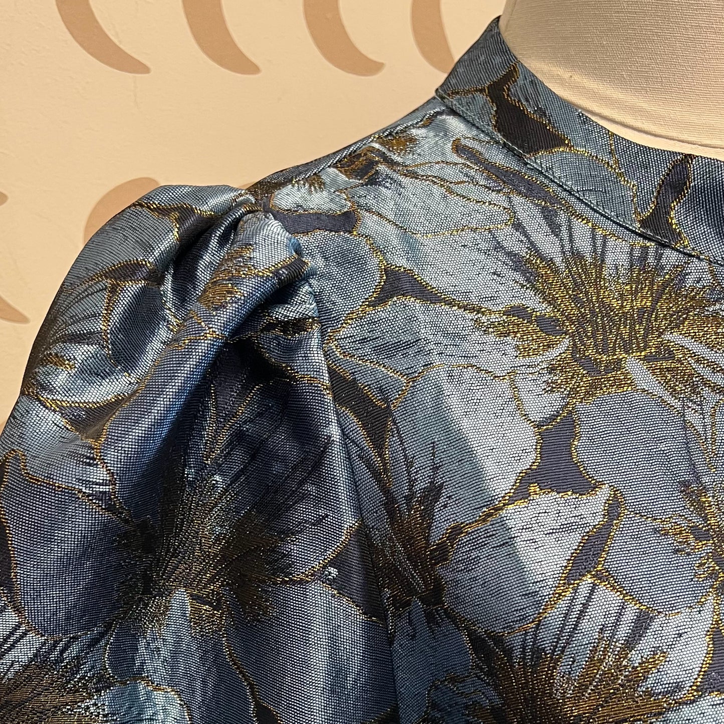 Pomander Place Size Large Dress