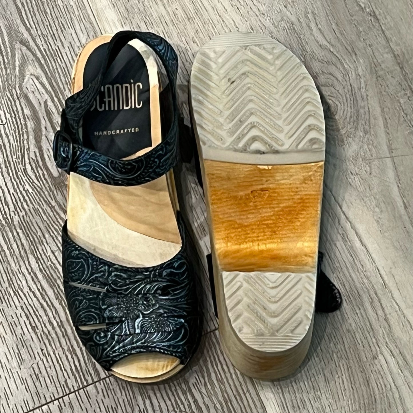 Scandic Size 37 Clogs
