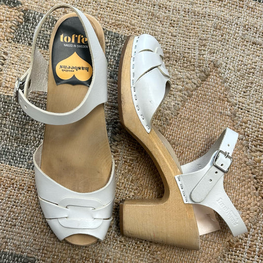 Swedish Hasbeens Size 38 Clogs