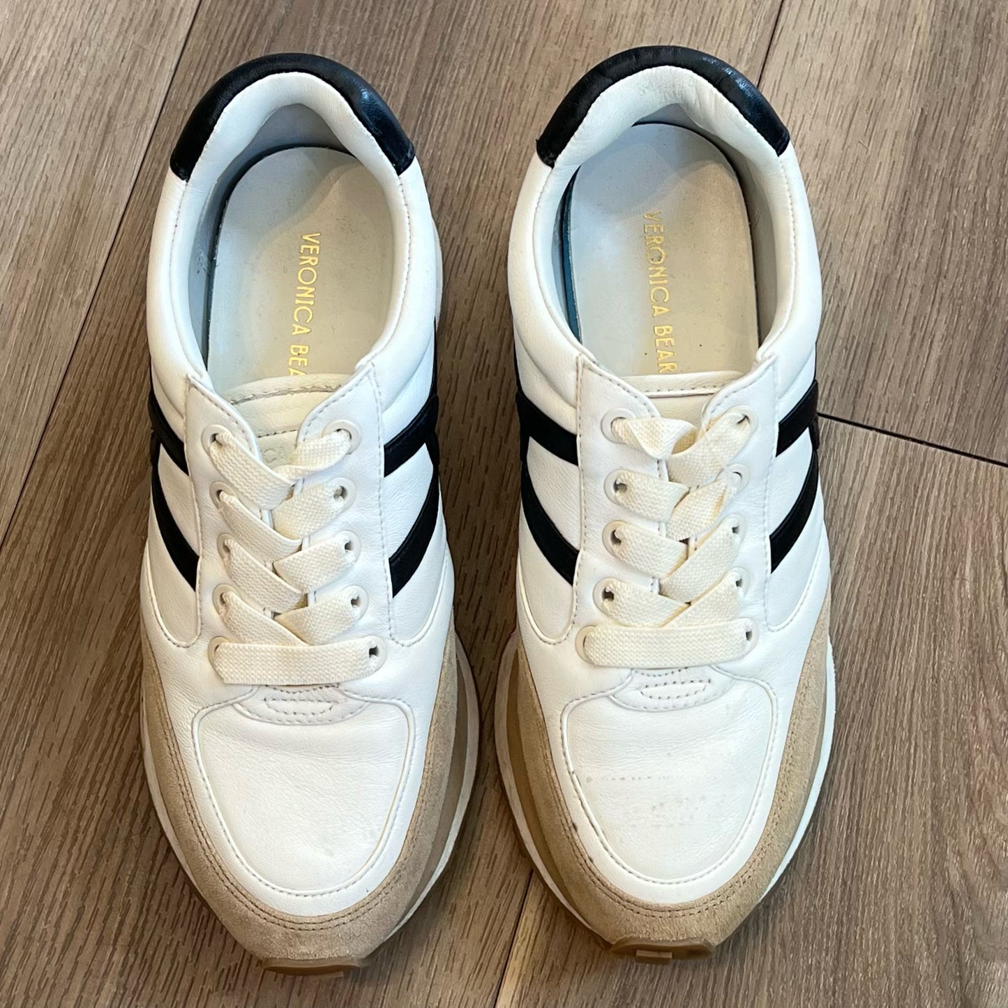 Veronica Beard Size 6 Sneakers