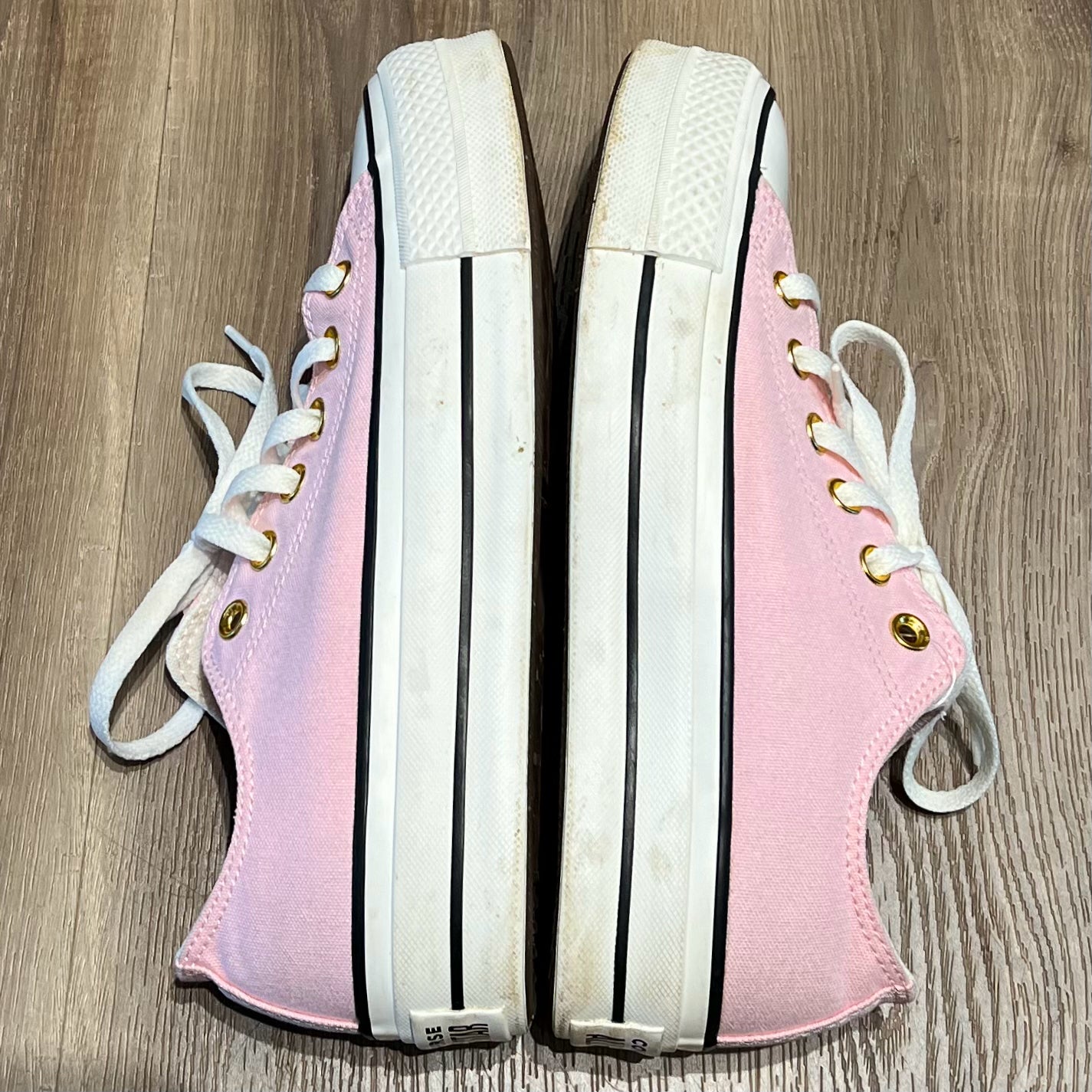 Converse Size 7.5 Sneakers