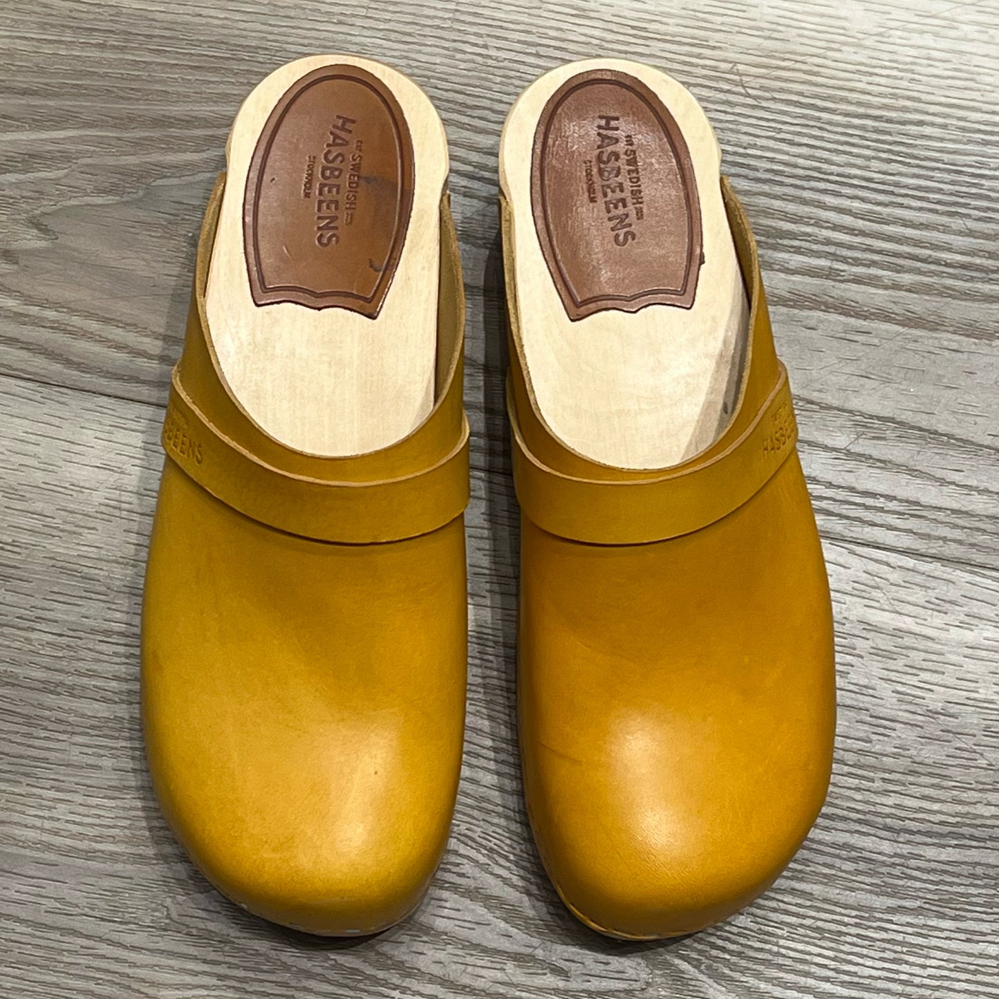 Swedish Hasbeens Size 38 Clogs