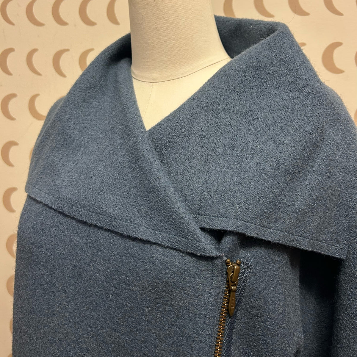 Beyond Threads Size Medium Coat