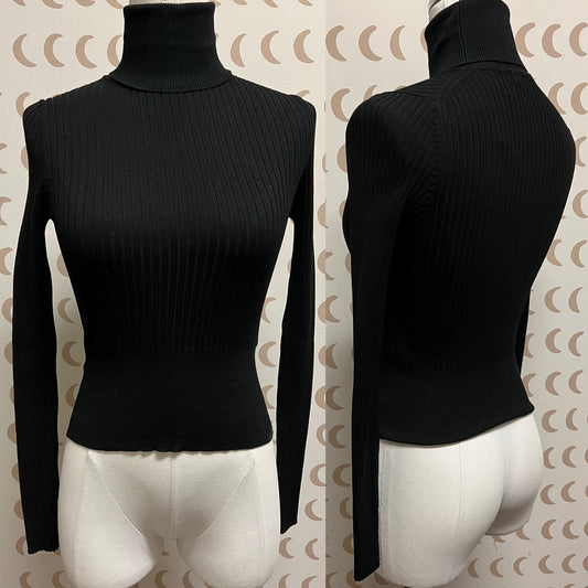 ZARA Size Small Sweater
