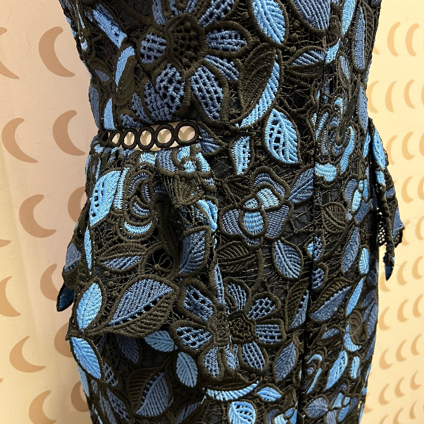 Elliatt Size Large Dress