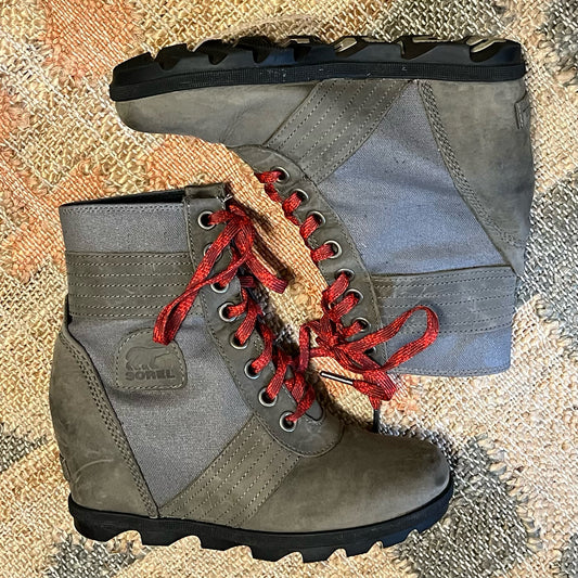 Sorel Size 8.5 Boots