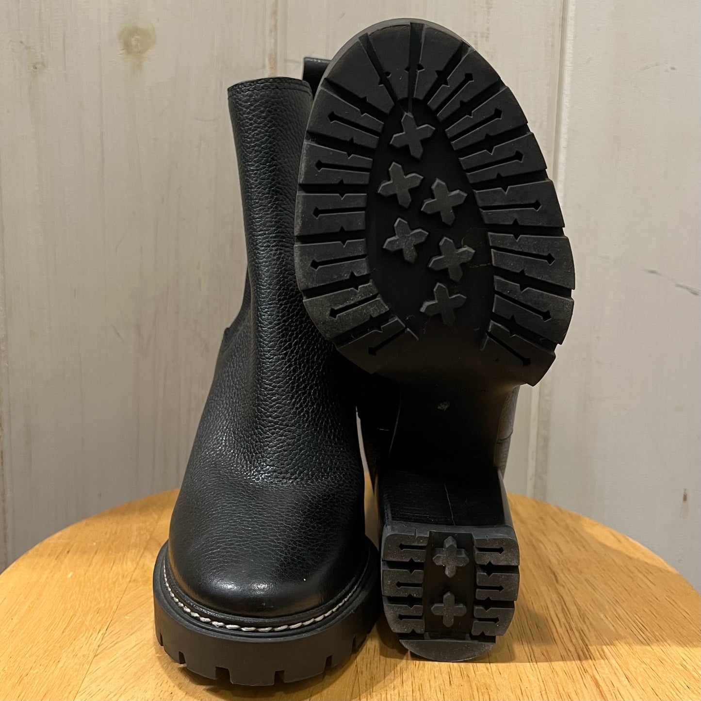 Tory Burch Size 7 Boots