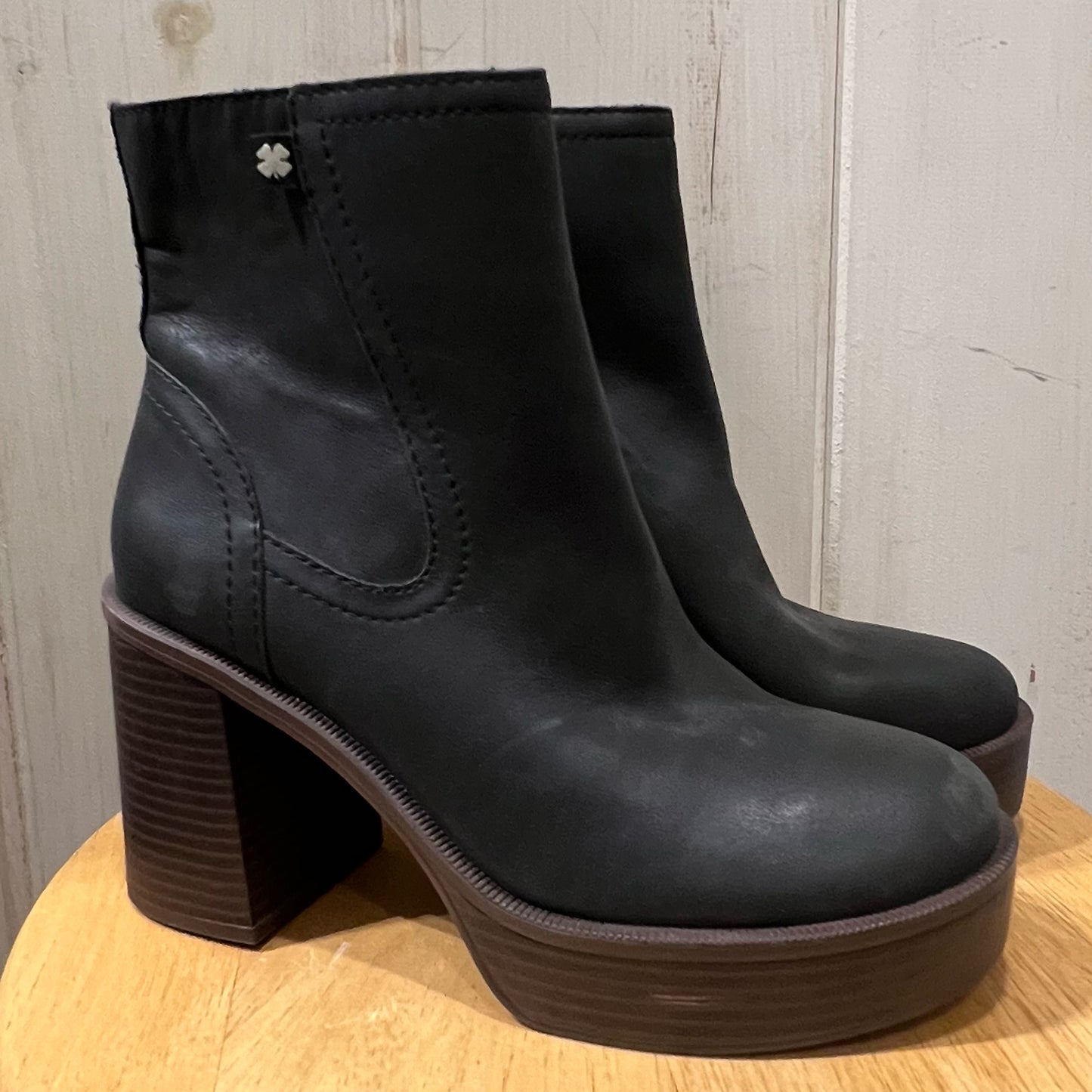 Lucky Brand Size 6 Boots