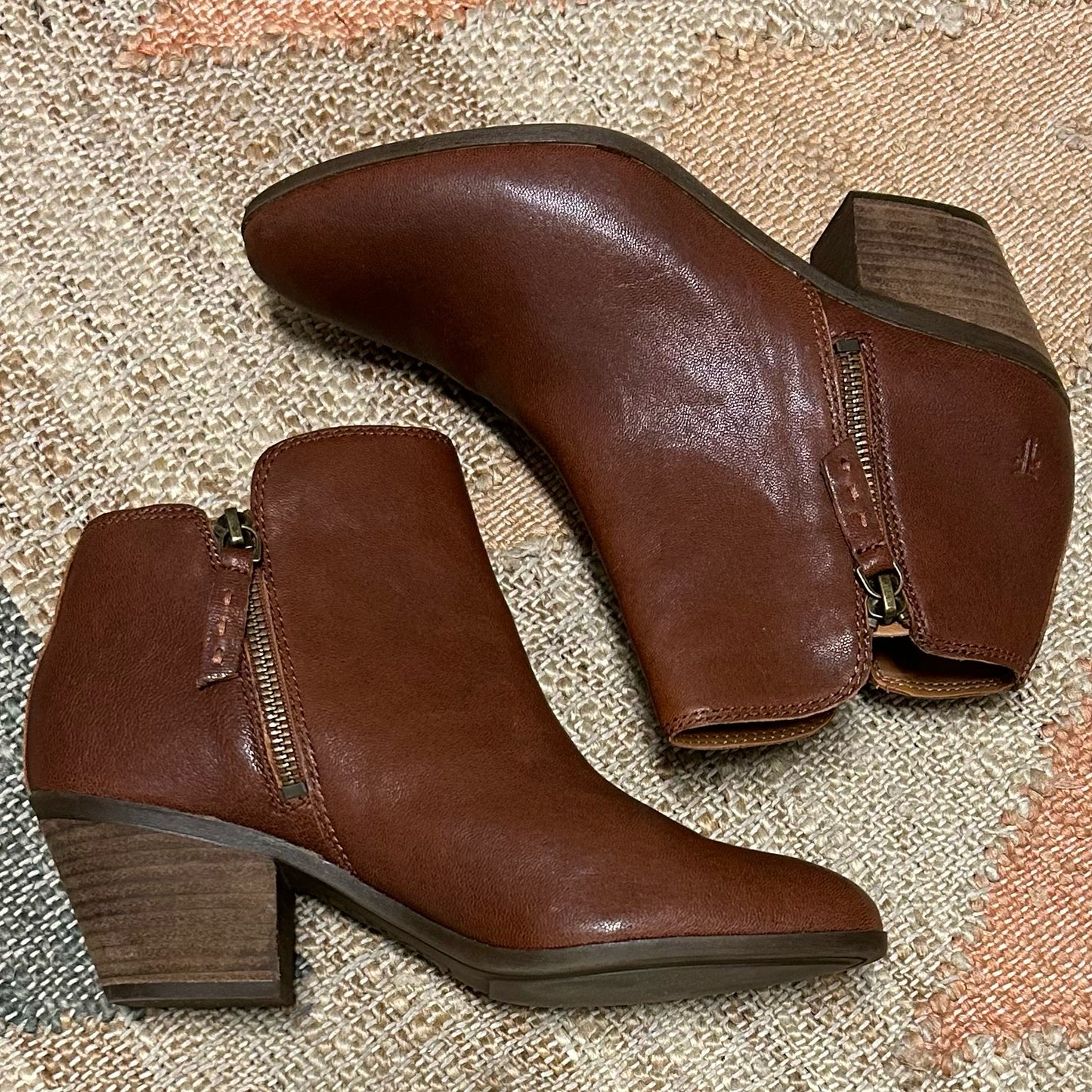 FRYE Size 7.5 Boots