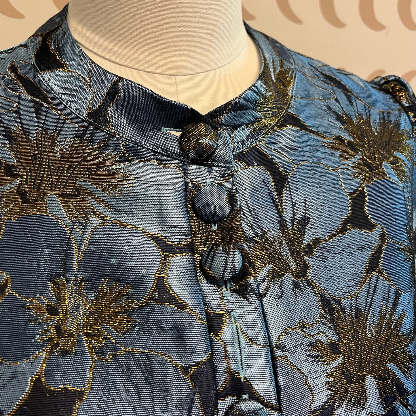 Pomander Place Size Large Dress