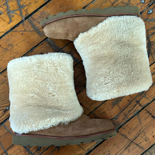 UGG Size 6 Boots