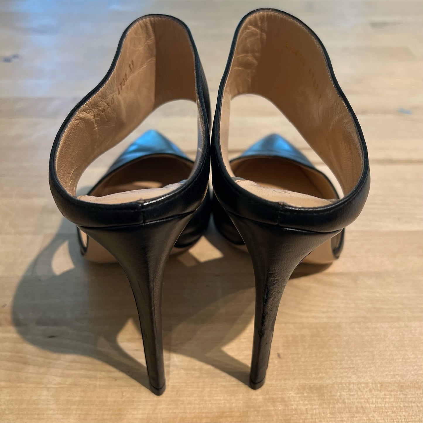 Gianvito Rossi Size 39 Heels