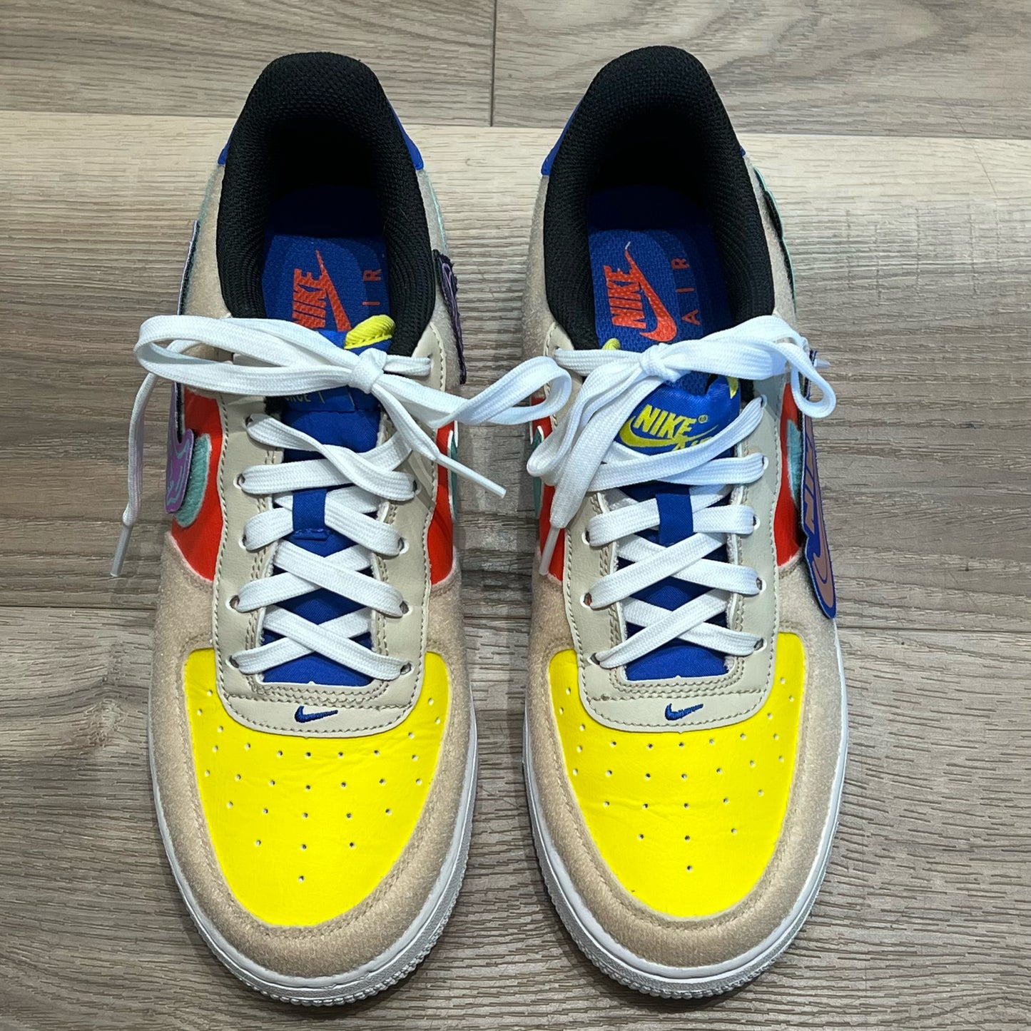 NIKE Size 6 Youth Sneakers