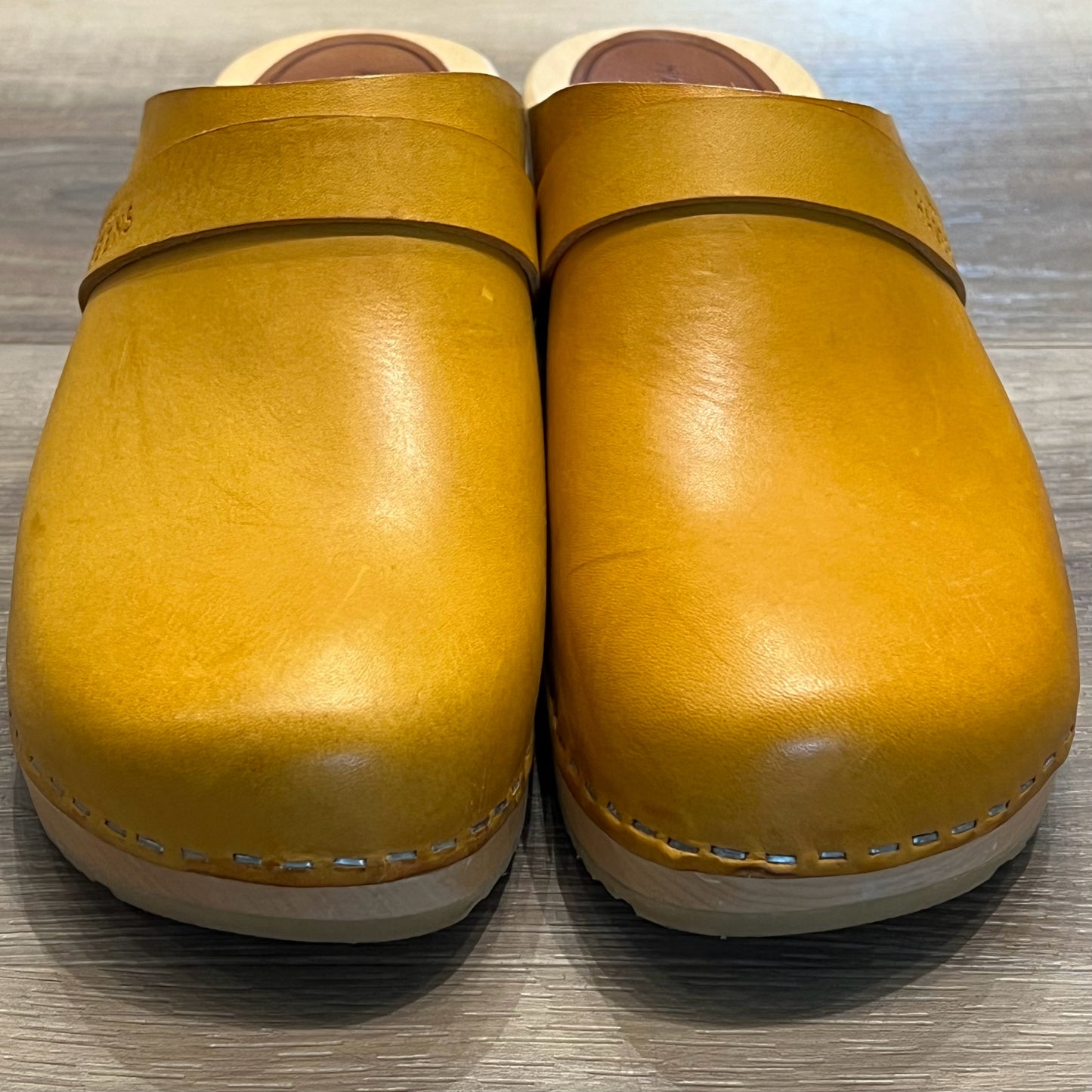 Swedish Hasbeens Size 38 Clogs
